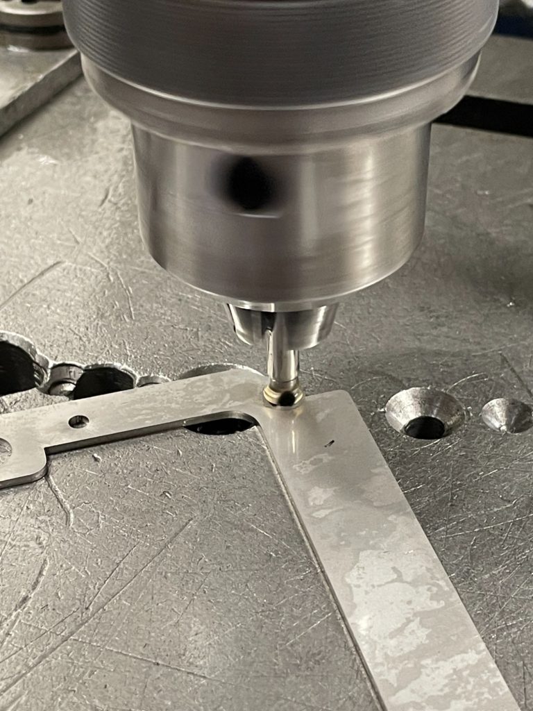 Senken von Edelstahlrahmen